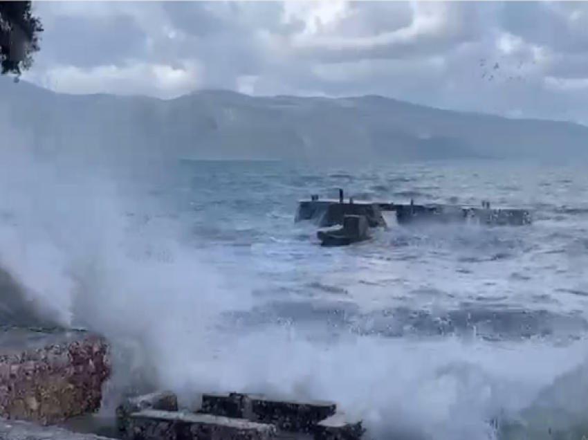 Stuhi në det, dëborë në mal/ Era e fortë ndalon peshkatarët, në zonat e thella shkëputet energjie