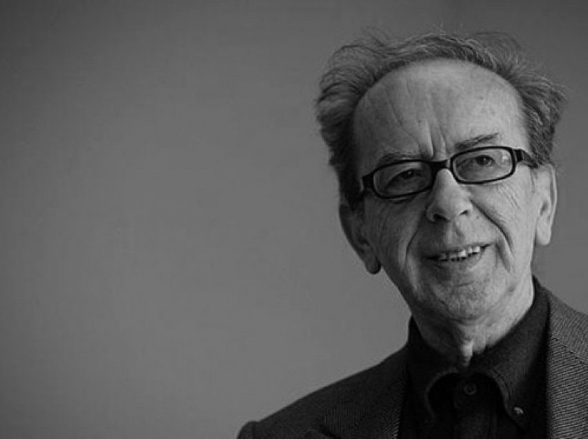 “Ti dhe hëna”, ndër poezitë me romantike nga Ismail Kadare