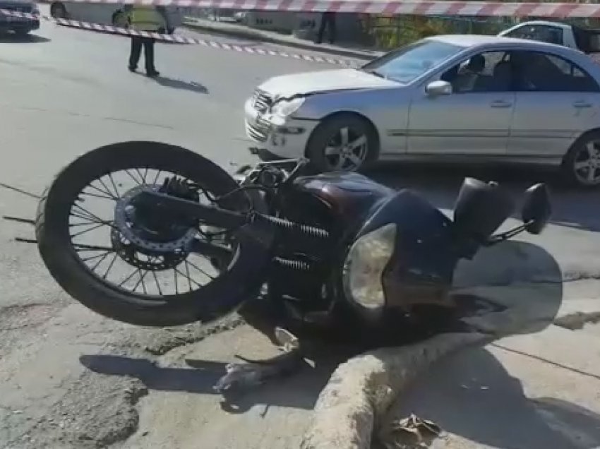 64-vjeçari humbet kontrollin e motorit, përplaset me bordurën