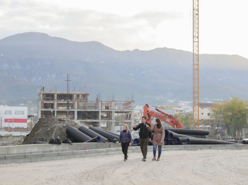 Rindërtimi i shtëpive të prishura në 26 nëntor/ Veliaj: Janë strehuar 500 familje në Tiranë, 100 të tjera pritet të hyjnë te “5 Maji”