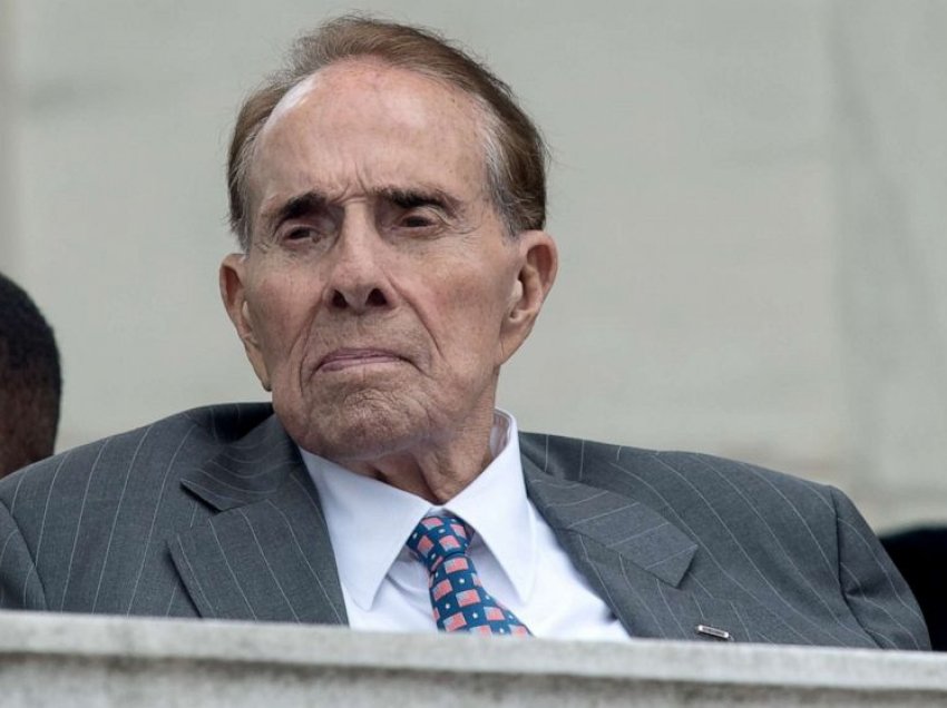 Seantori amerikan Bob Dole shkrimin e fundit në Twitter e pati kushtuar Kosovës 