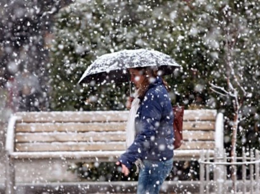 Mëngjes i acartë, temperaturat deri në -5°C, zonat malore “zgjohen” të zbardhura nga dëbora