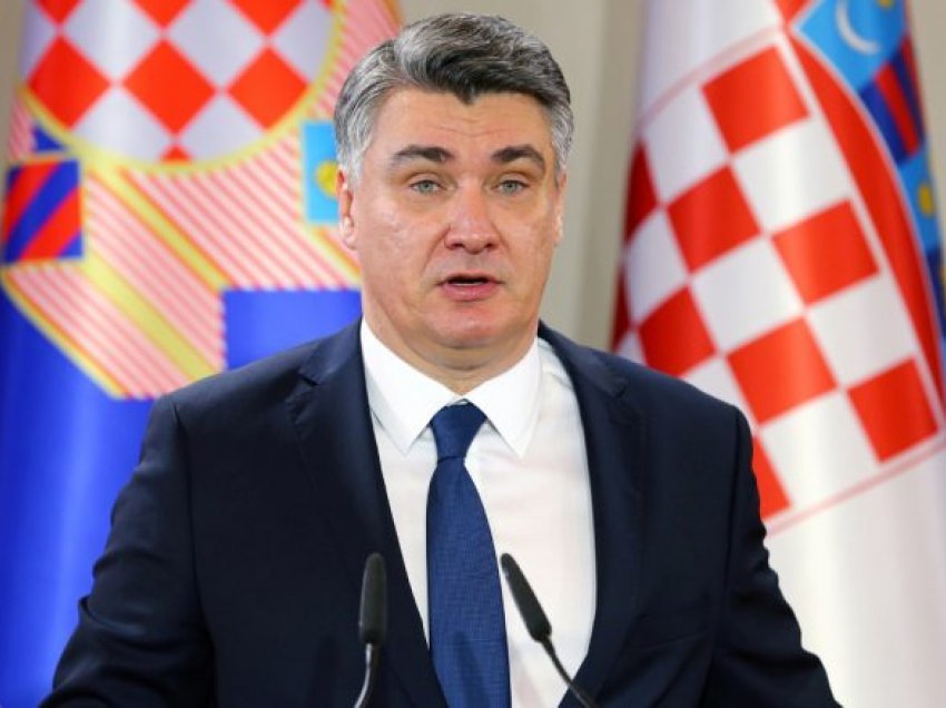 Presidenti kroat viziton Kosovën dhe pjesëtarët e KFOR-it