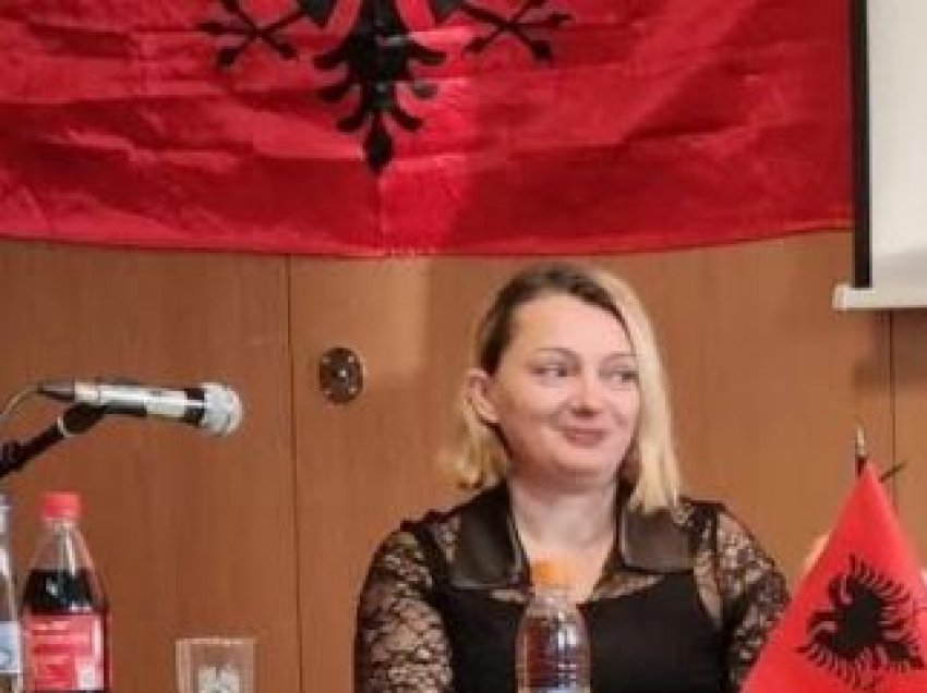 Pjesë e manifestimit për 28 nëntorin ishte edhe diplomatja e Kosovës, Arjola Caka