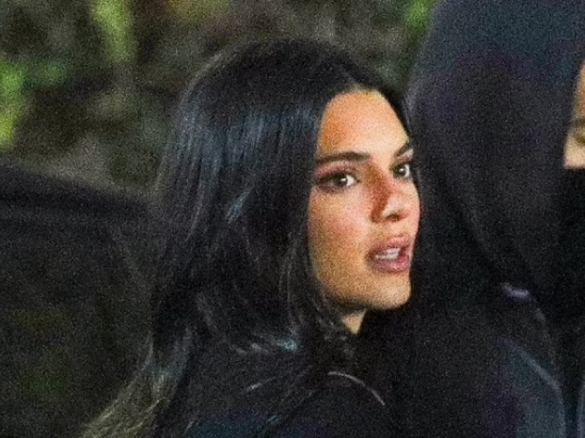 Kendall Jenner shkëlqen pranë partnerit