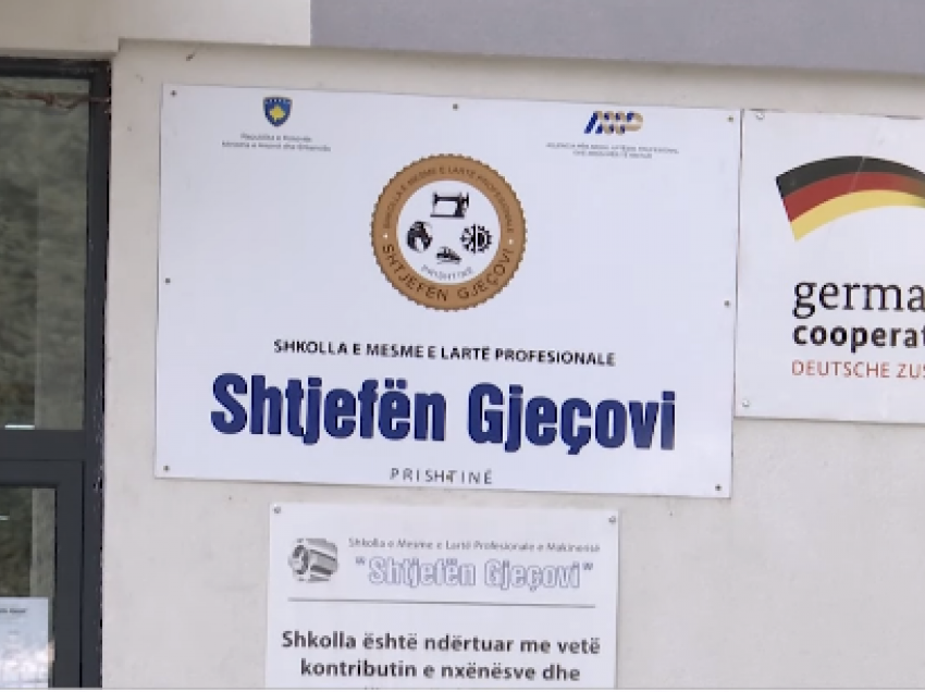 Vetëm 6 nxënës pranuan të vaksinohen në shkollën “Shtjefën Gjeçovi”