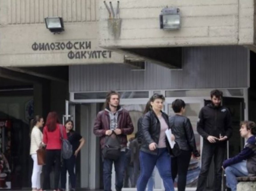 Studenti: Nëse pushtetarët na kanë mbytur shpresën, opozita e ka varrosur