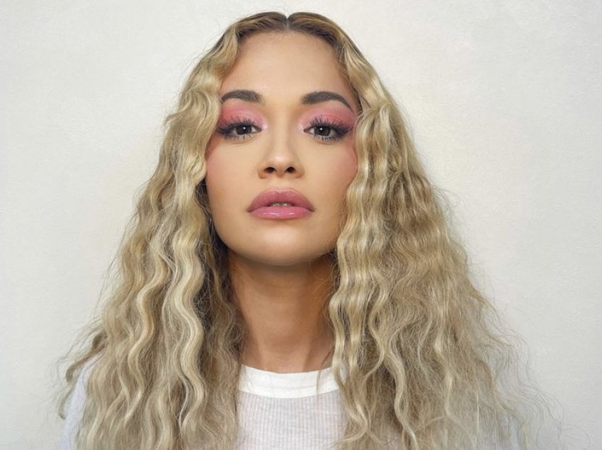 “Mu shfaq kur mora vesh që nëna ime kishte kancer”/ Rita Ora flet për herë të parë për problemet me shëndetin mendor