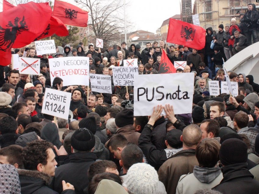 ‘Fusnota njëri nga kompromiset më të dhimbshme, kuislinge të Hashim Thaçit’ - Opozita ta ‘shohë’ veten