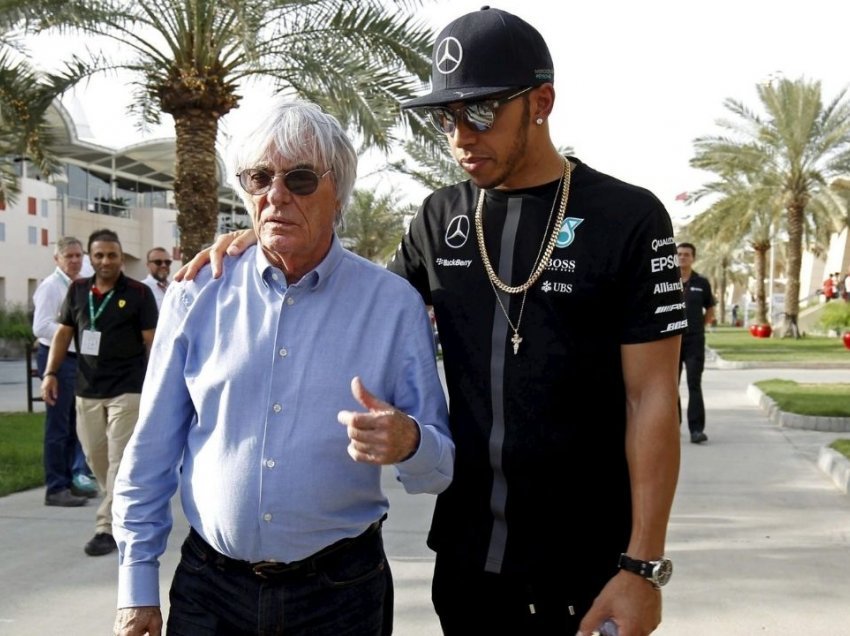 Ecclestone: Është absurde të mendosh se Hamilton ia vodhën titullin