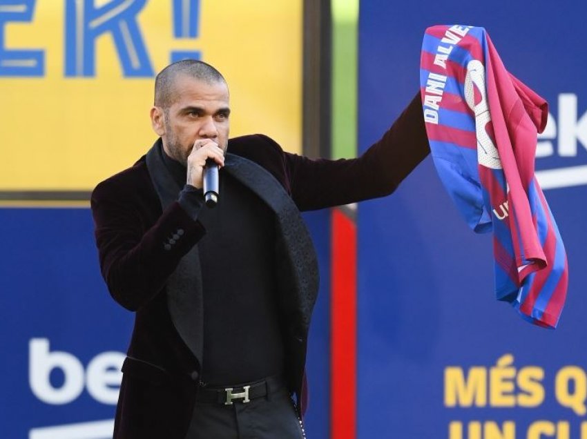 Alves: Edhe kur luan ‘gur, letër apo gërshërë’, duhet të fitosh nëse vesh fanellën e Barcelonës