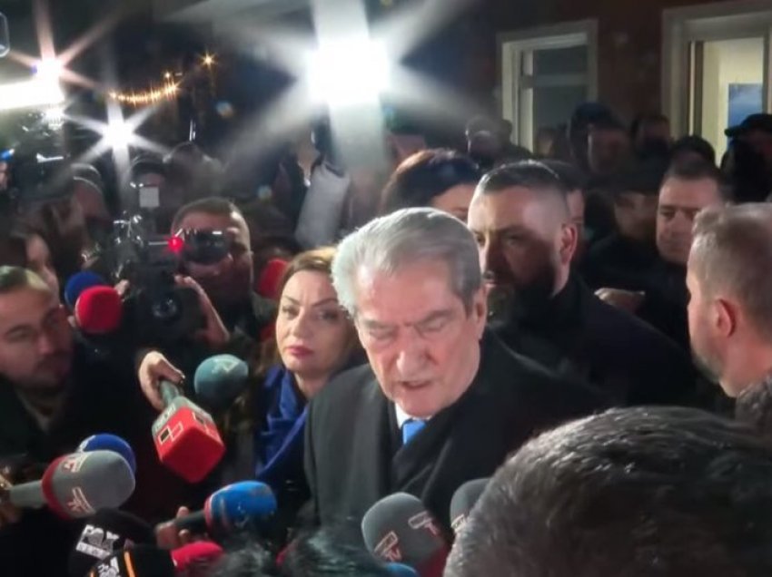 Sali Berisha zbulon lëvizjen e radhës për shkarkimin e Bashës