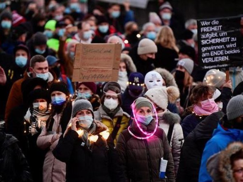 Mijëra protestues në Gjermani kundër masave anti-COVID