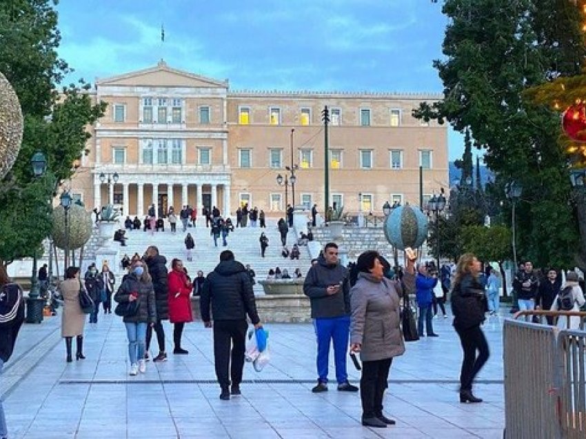 Greqia 'blindohet' deri më datë 10 janar, rregullat e reja për t’u futur