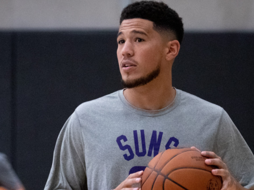 Devin Booker rikthehet sonte – humbi shtatë ndeshje radhazi