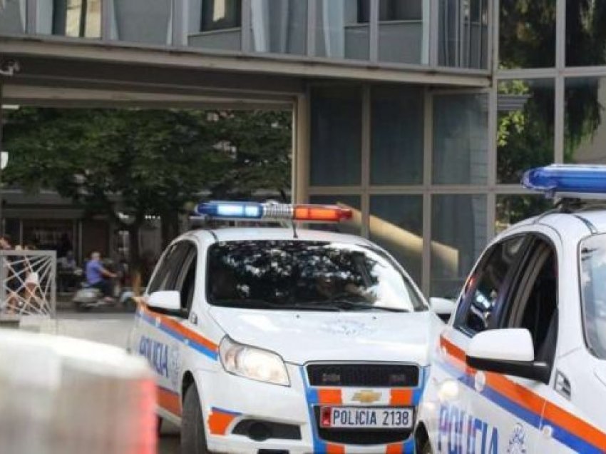 Ngacmonte seksualisht vajzën 16-vjeçare të bashkëshortes, arrestohet 57-vjeçari 