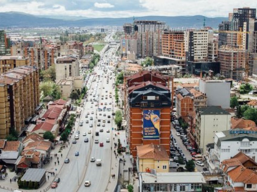 U prezantua si polic dhe e ngacmoi një grua, e pëson keq burri nga Prishtina