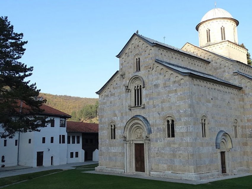 Standardet e dyfishta të BE-së/ Zbatone vendimin kushtetues për Manastirin e Deçanit, mos e zbatoni për asociaicionin! 