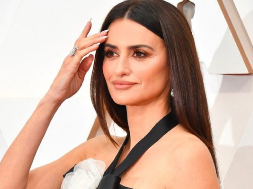 Penelope Cruz: Nuk i lejoj fëmijët të përdorin rrjetet sociale