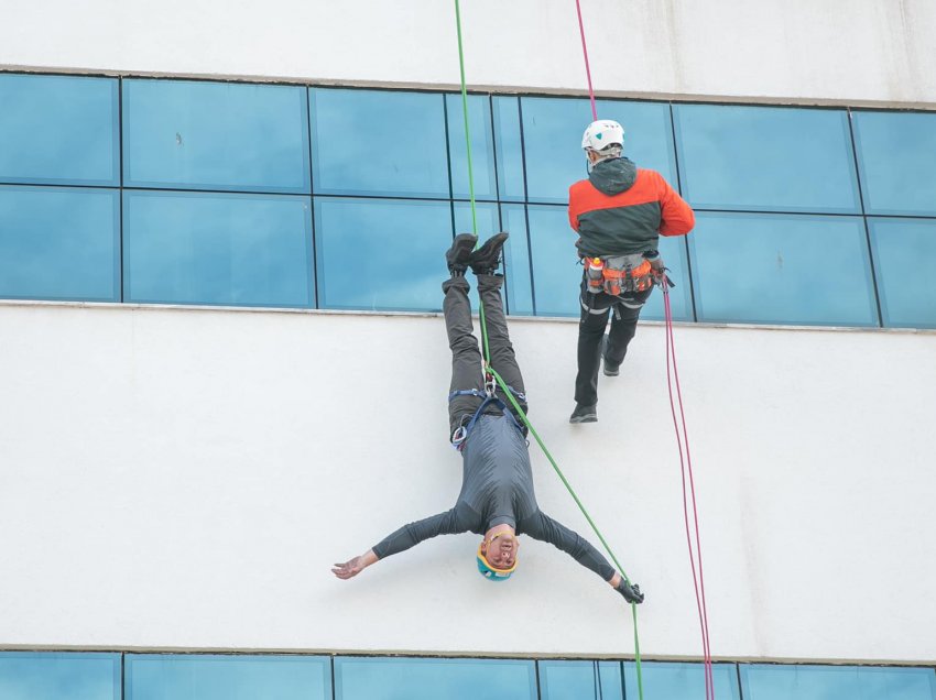 Alpinistët zbresin në Ferizaj