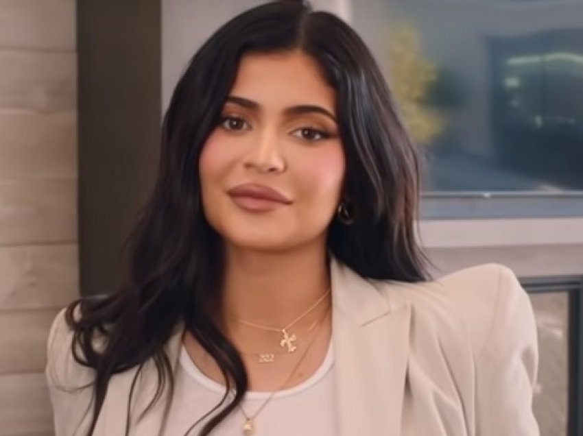 Shtatë javë pas tragjedisë së Astroworld, Kylie Jenner rikthehet në Instagram