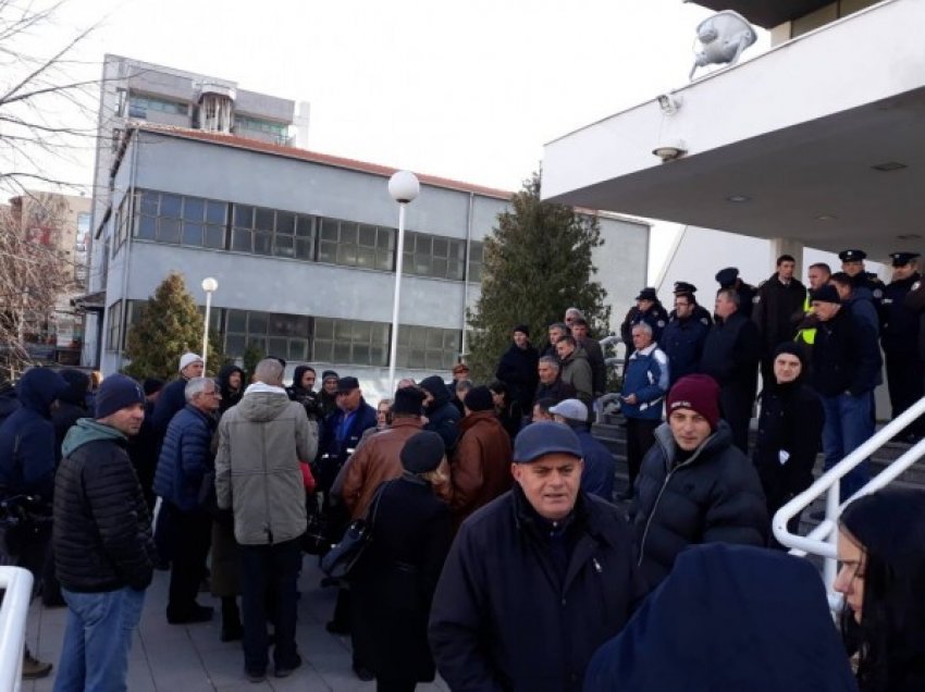 ​Sot protestohet kundër reduktimeve të rrymës