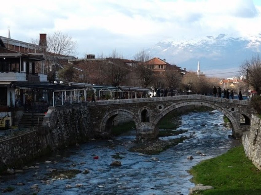 ​Nga 2 e deri në 8 orë qytetarët e Prizrenit në terr