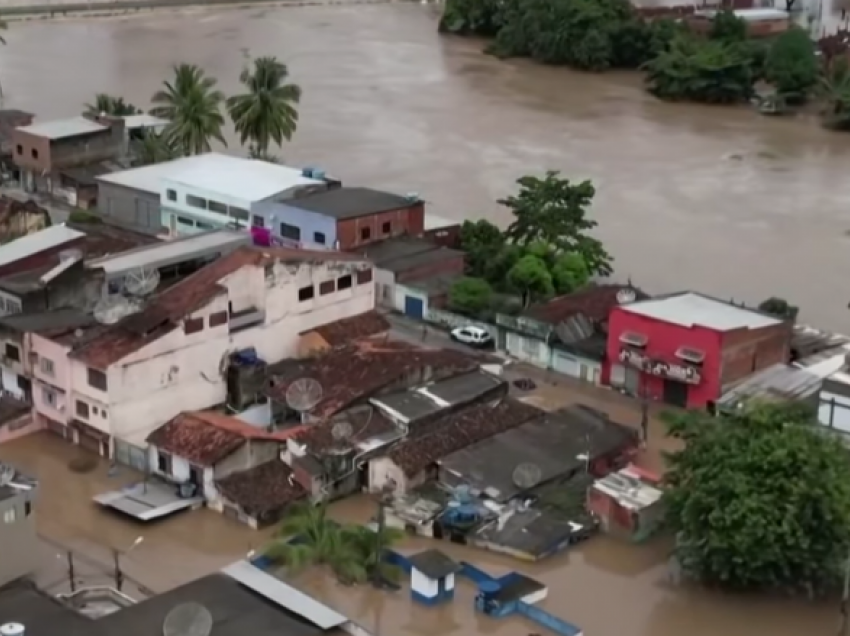 Të paktën 18 persona të vdekur për shkak të përmbytjeve në Brazil