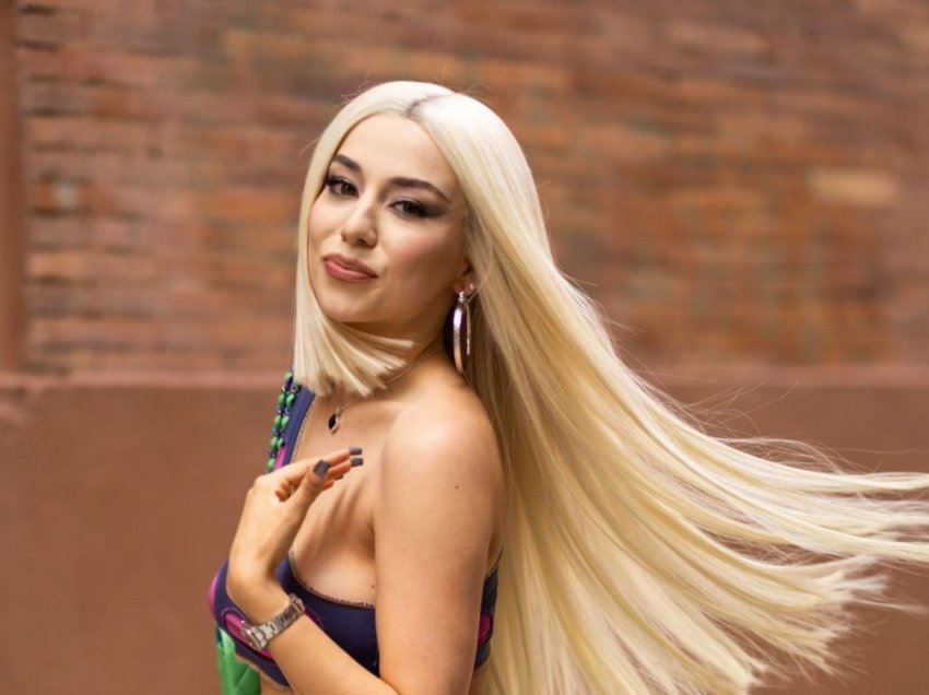 Ava Max është dëgjuar mbi 1.6 miliard herë gjatë vitit 2021 dhe është artistja më e transmetuar në radiot amerikane