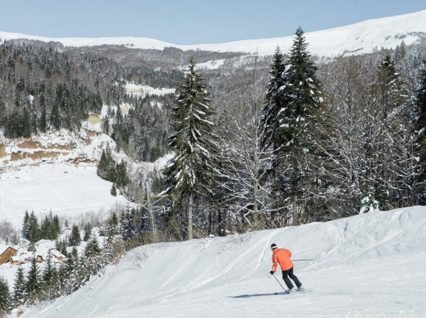 Anulohet supersllallomi i madh në Bormio