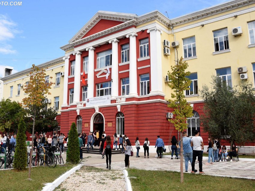 Studentët kundër provimeve online, paralajmërojnë protesta dhe bojkot