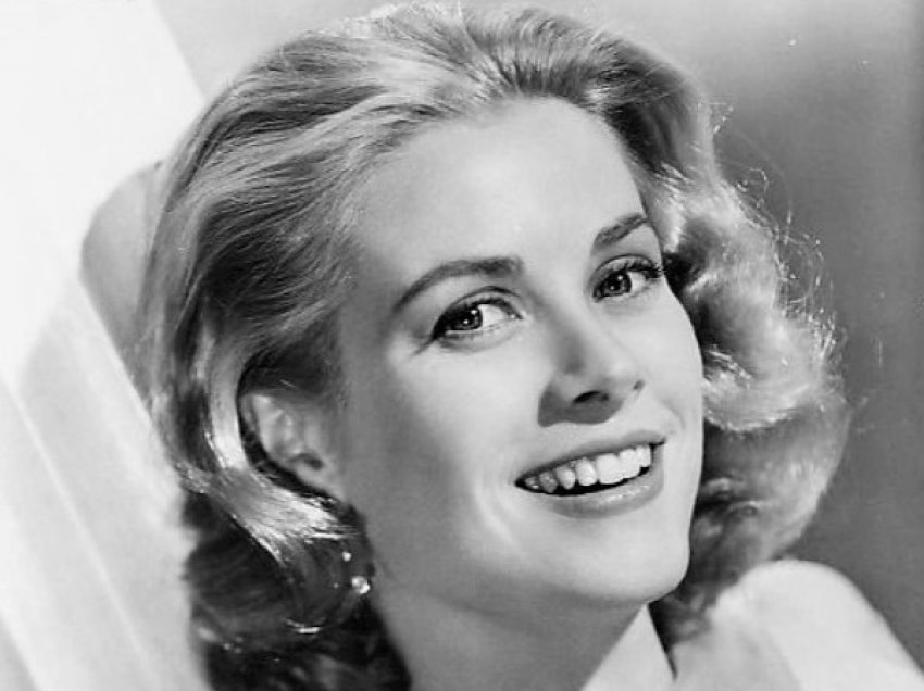 Grace Kelly është një princeshë e thjeshtë që ka lindur në Amerikë, ndërsa Geraldina Apponyi është mbretëresha e vetme në botë me prejardhje amerikane