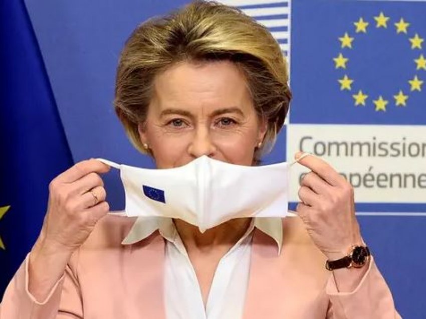 Von der Leyen mbron miratimin ‘e ngadaltë’ të vaksinave nga BE: Britania kompromentoi sigurinë