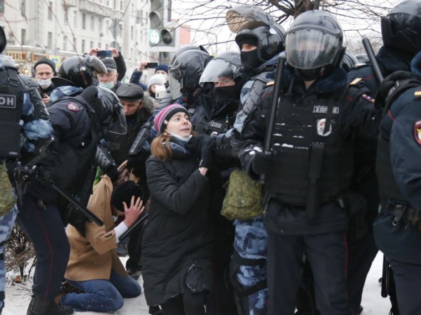 Rusia hedh poshtë kritikat perëndimore për arrestimin e Navalnit