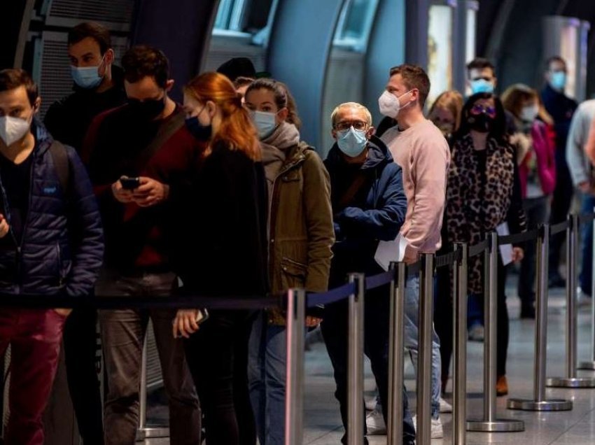 COVID-19/ Certifikata false testesh në aeroportet dhe stacionet kryesore të Evropës