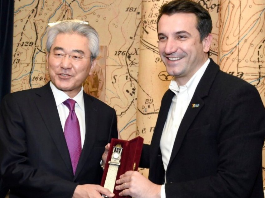 Veliaj i dhuron “Kullën e Sahatit” Ambasadorit të ri të Japonisë, Mitsuyuki