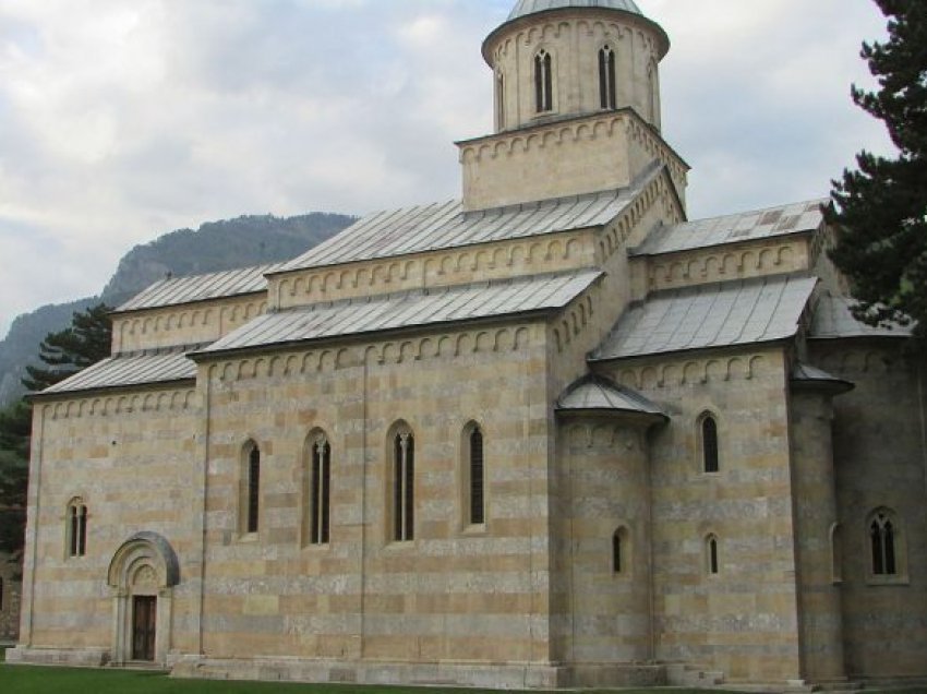 Manastiri i Deçanit rrezikon të shpallet në mesin e 7 vendeve më të rrezikuara të trashëgimisë në Evropë