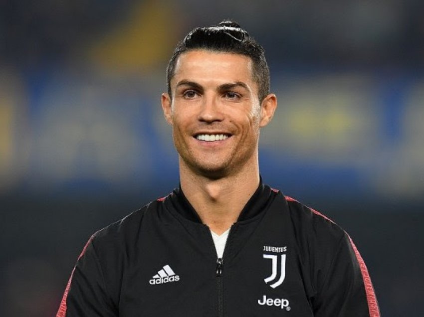 ​Cristiano Ronaldo feston datëlindjen e 36-të