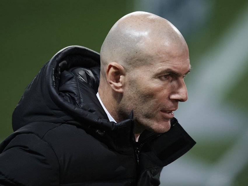 Zidane përplaset me gazetarin: Ma thuaj në fytyrë, nëse dëshiron që të largohem