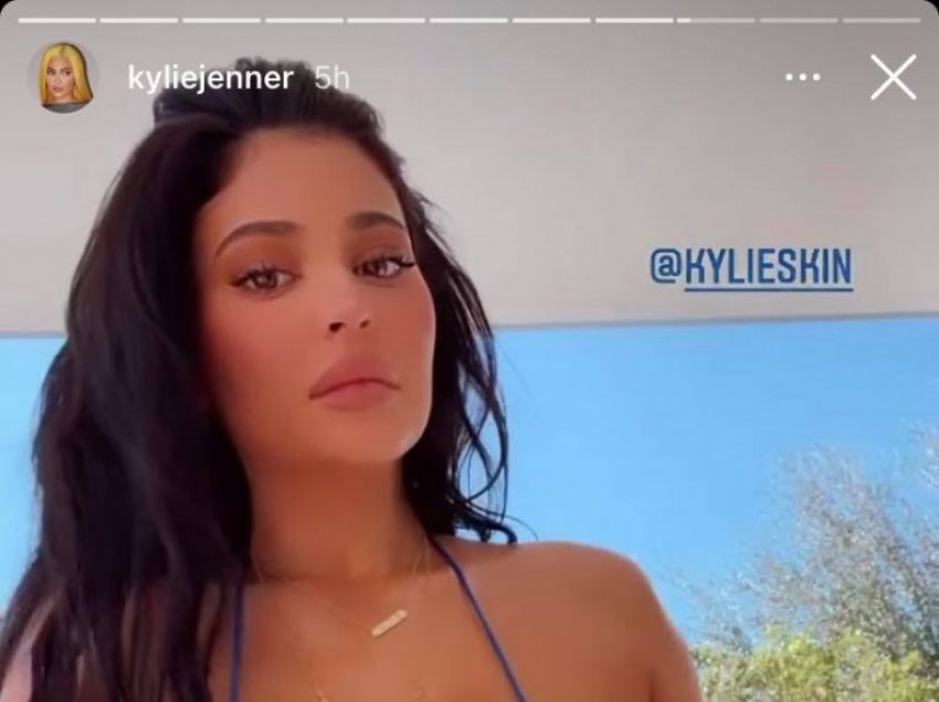 Kylie Jenner nuk i lë vend imagjinatës me këtë paraqitje