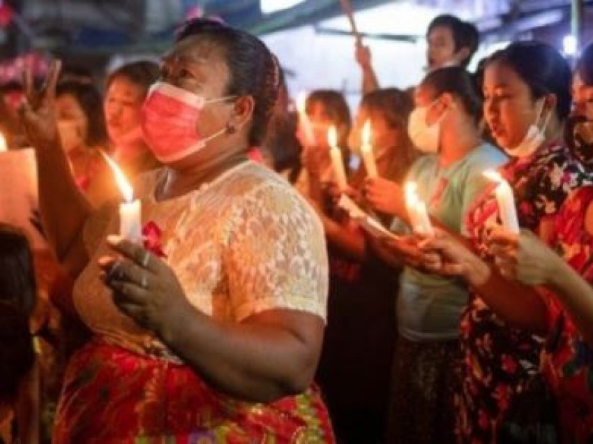 ​Protesta në Mianmar për lirimin e udhëheqëses së zgjedhur Suu Kyi