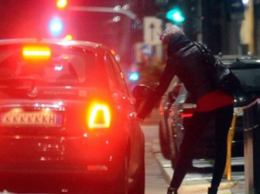 Jeta e vështirë e prostitutave në Itali, nuk bëjnë tamponin se kanë frikë