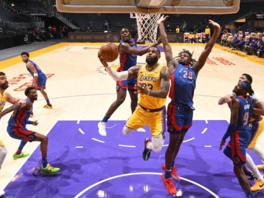 Lakers fitojnë pas dy vazhdimeve ndaj Pistons, Curryt nuk i mjaftojnë as 11 tre pikësha për fitoren e Warriors