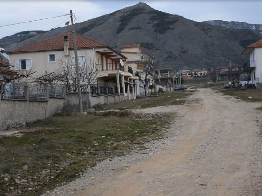 “Lagjja e re”, Korça tjetër/ Banorët ankohen për rrugën e paasfaltuar dhe mungesën e rrjetit të kanalizimeve