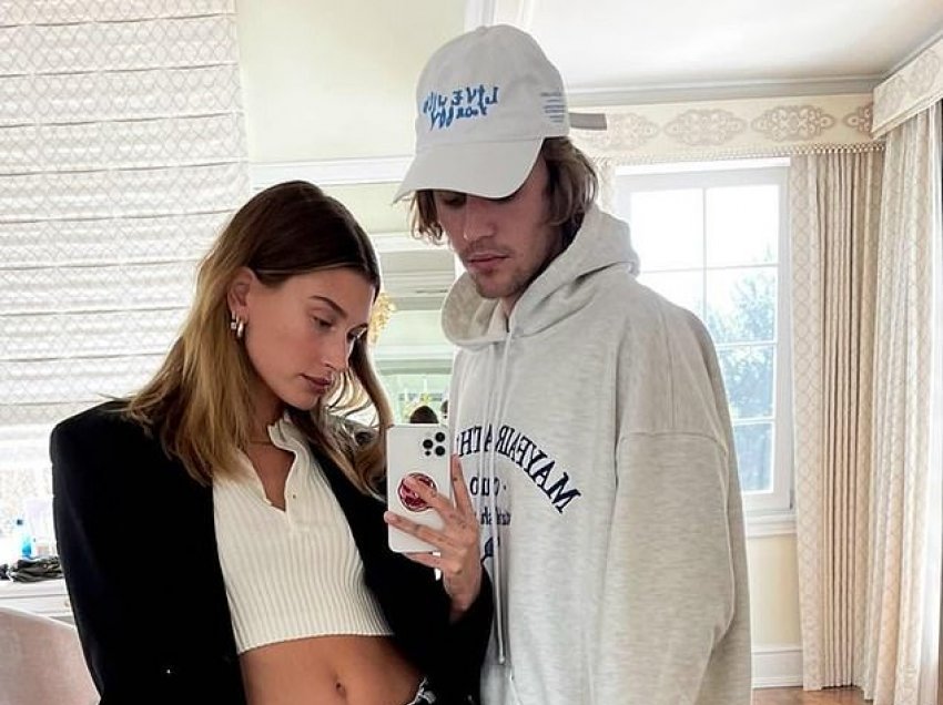 Hailey Bieber pozon me plot stil pranë bashkëshortit të saj