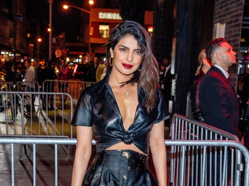 Priyanka Chopra tregon se i ishte kërkuar zmadhimi i gjoksit në fillimet e karrierës