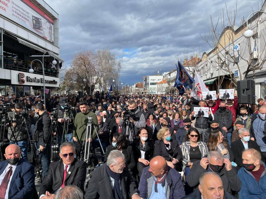 Arben Gashi publikon një foto: “Dridh kundërshtarët”