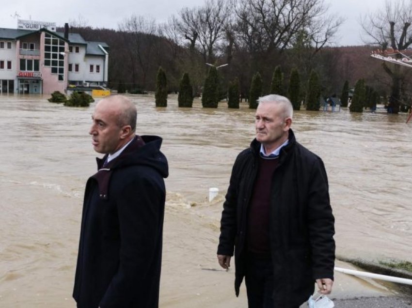 Haradinaj dhe Elezaj në terren pas vërshimeve në Klinë: Gjendja alarmante