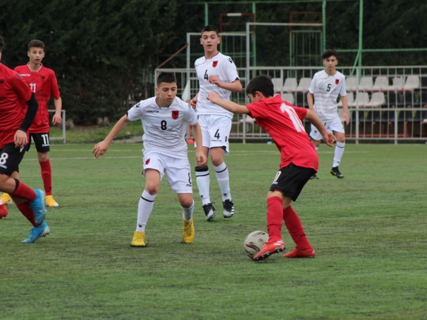 Edhe Kombëtarja U-15 zbret në fushë