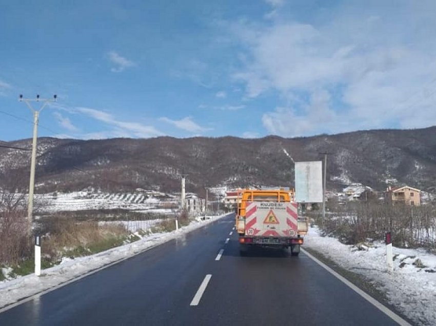 Temperaturat e ulëta shkaktojnë ngrica në rrugë, cilat akse rrugore janë të kalueshme vetëm me zinxhirë